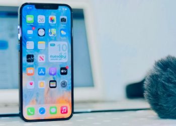 Membaca Al-Qur`an di handphone