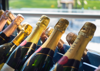Ini Penjelasan Mengapa Meminum Sampanye Halal Tidak Dibolehkan