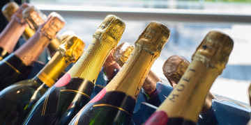 Ini Penjelasan Mengapa Meminum Sampanye Halal Tidak Dibolehkan