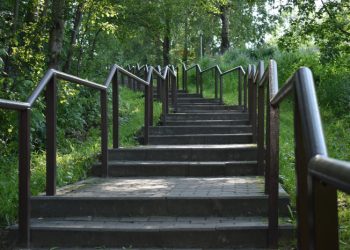 Sering Merasa Kehabisan Napas atau Ngos-ngosan saat Naik Tangga? Begini Cara Mengatasinya