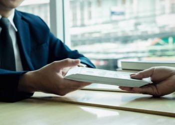 Status gaji pegawai negeri yang lulus karena suap