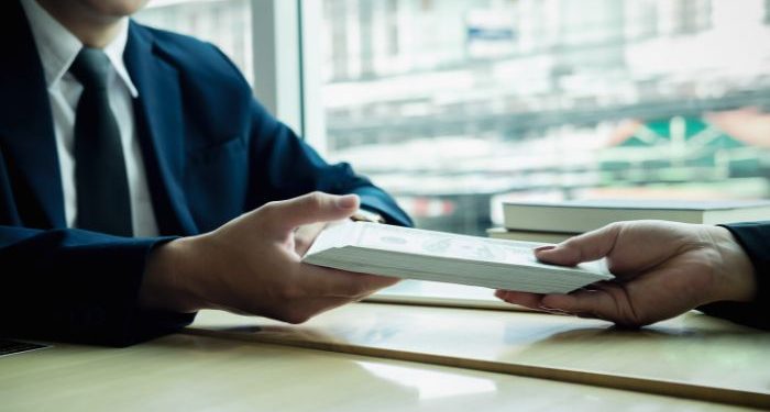 Status gaji pegawai negeri yang lulus karena suap