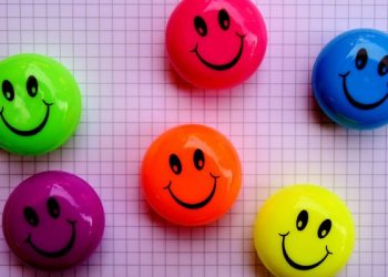 Jadilah teladan untuk anak dalam mengelola emosi