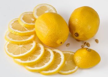 Gunakan Air Beras dan Lemon untuk Kurangi Jerawat