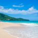 Tips jaga kulit tetap cantik saat liburan ke pantai