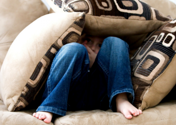 Sikap Buruk Orangtua yang Sering Menghina Anak Menyebabkan Anak Memandang Rendah Dirinya