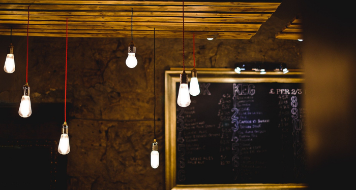 Apakah Hina Menjadi Pelayan Suami?