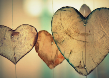 Apakah Hina Menjadi Pelayan Suami?