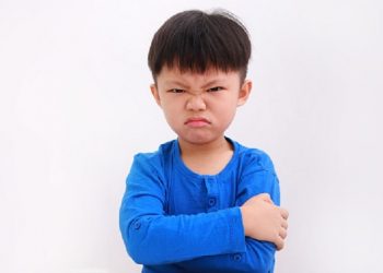 4 Cara Mengatasi Anak Agresif