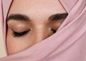 Cadar dan Memori Jilbab Beracun