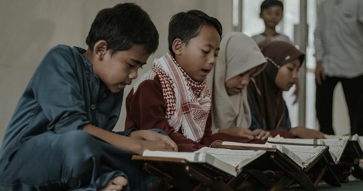 Ramadan Saat untuk Menanamkan Iman dan Memperbaiki Akhlak Anak