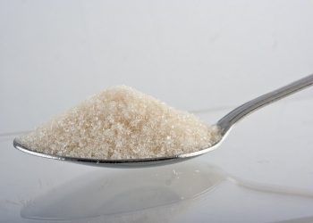 Angkat Sel Kulit Mati dengan Scrub Gula