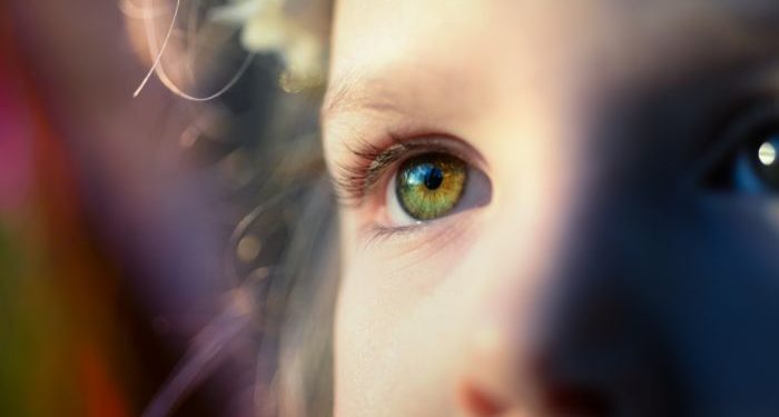 Sinar Biru yang Berbahaya bagi Buah hati