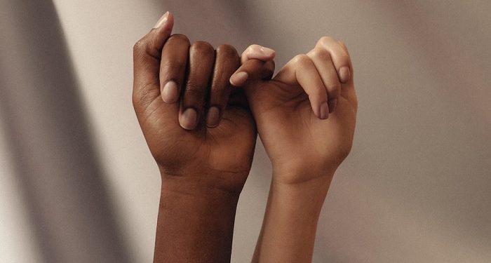 Merawat Kulit Kecokelatan Tetap Cantik