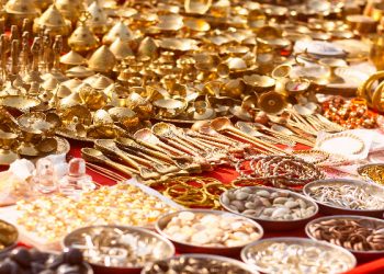 Makna ayat janganlah wanita menampakkan perhiasannya