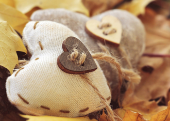 Menjaga Izzah dan Menutupi Aib Pasangan