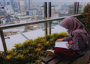 Ibu, role model anak untuk berhijab syar`i