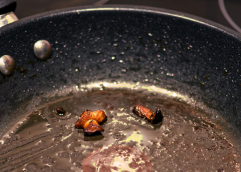 Menjaga Izzah dan Menutupi Aib Pasangan