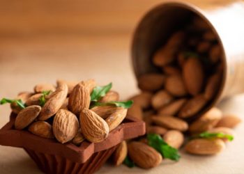 Menghilangkan bekas luka dengan masker almond