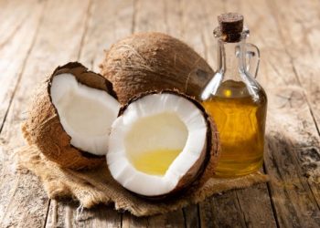 4 Manfaat Minyak Kelapa untuk Kecantikan Kulit