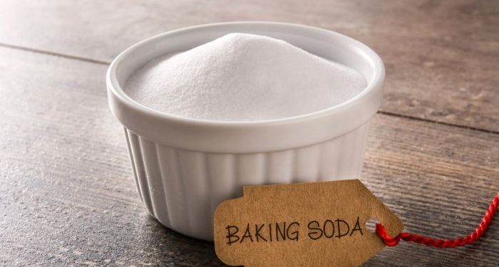 Selain untuk pengembang kue, Baking soda bisa dijadikan bahan pembersih