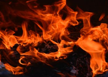 Jauhkan dari api neraka