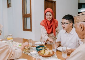 Pentingnya sahur dan berbuka puasa bersama keluarga