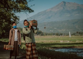 Menjadi Teladan untuk Anak Beranjak Remaja