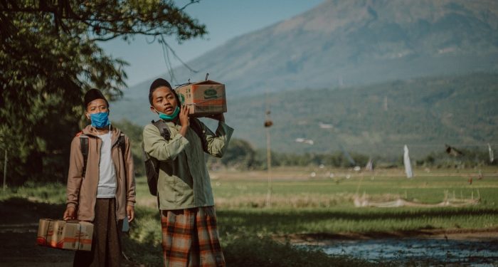 Menjadi Teladan untuk Anak Beranjak Remaja