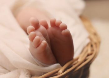 Mencegah Dehidrasi pada Bayi Mencret