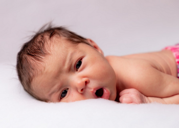 Menstimulasi Pertumbuhan Bayi 1 Bulan