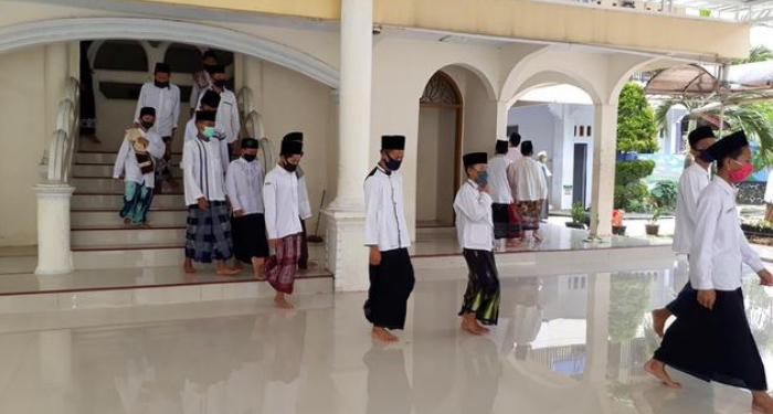 Pesantren, Sebuah Tradisi Hebat Indonesia