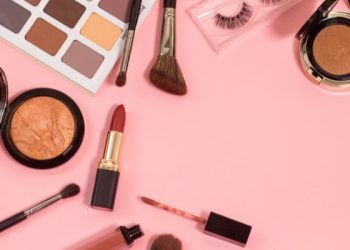 Bahaya menggunakan kosmetik palsu