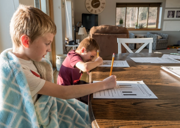 Ayah Bunda, Perhatikan 3 Hal Berikut Sebelum Menimbang Homeschooling