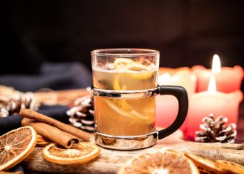 Rahasia Menghilangkan Jerawat secara Alami dengan DIY Toner Cuka Apel