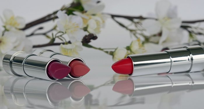 Sahabat Cantik, Ini Cara Mudah Membuat Bibir Ombre Tampak Fresh