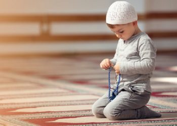 8 Tips Mudah Memotivasi Anak Agar Senang Melaksanakan Shalat