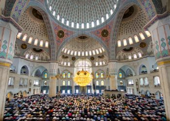 Membangun Peradaban dengan Memakmurkan Masjid
