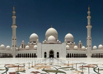 Masjid Sheikh Zayed Abu Dhabi, Ada Cinta di Balik Kemegahannya