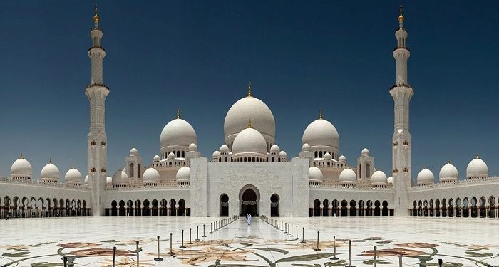 Masjid Sheikh Zayed Abu Dhabi, Ada Cinta di Balik Kemegahannya