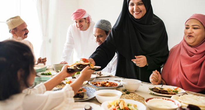 11 Keistimewaan Anak yang Berbakti kepada Orang Tua
