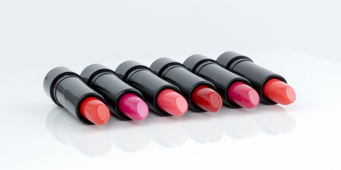 Pemula dalam Urusan Make Up, Kenali 8 Jenis Lipstik Ini