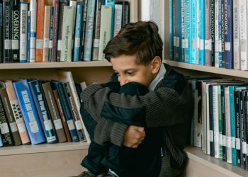 Bahaya Menyakiti Diri Sendiri Pada Remaja, Orang Tua Perlu Tahu