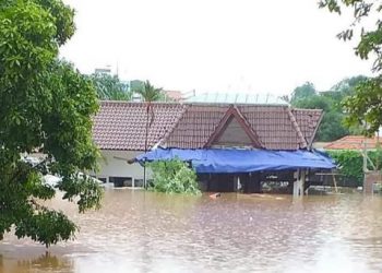 Banjir Jakarta, Rumah Bunda Neno Warisman Ikut Tenggelam