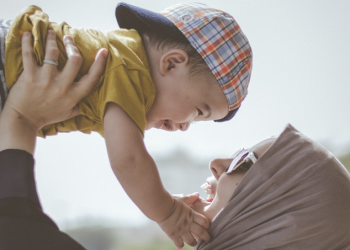 Cerminan Nyata Generasinya, Ini 4 Cara Tingkatkan Kesalehan Seorang Ibu