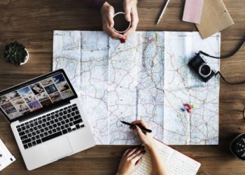 Tips menjaga kulit saat traveling