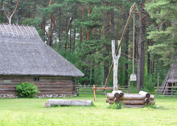 BMH Jatim Salurkan Bantuan di Desa Krisis Air Bersih