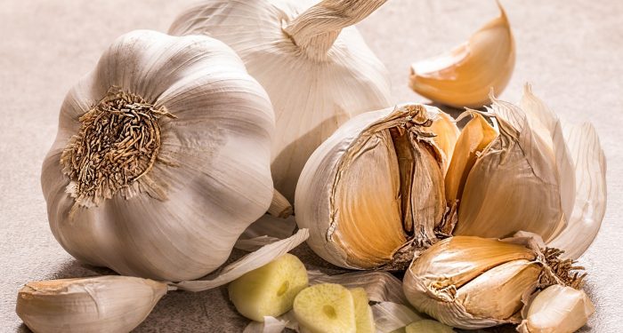 6 Rahasia Menghilangkan Noda Hitam Bekas Jerawat di Wajah