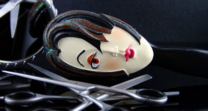 Hukum Wanita Berambut Pendek