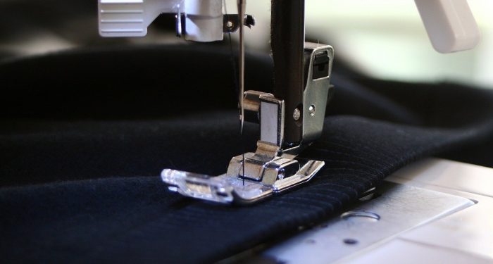 Hukum Jual Beli Jasa Pembuatan Baju Sekolah